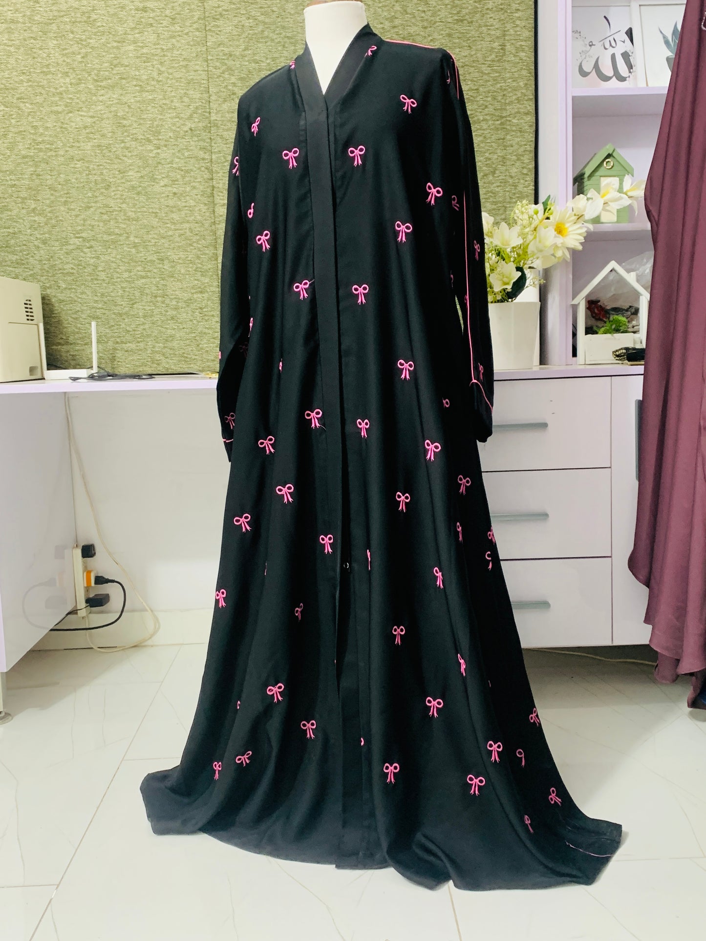 Bow Abaya – Timeless Elegance